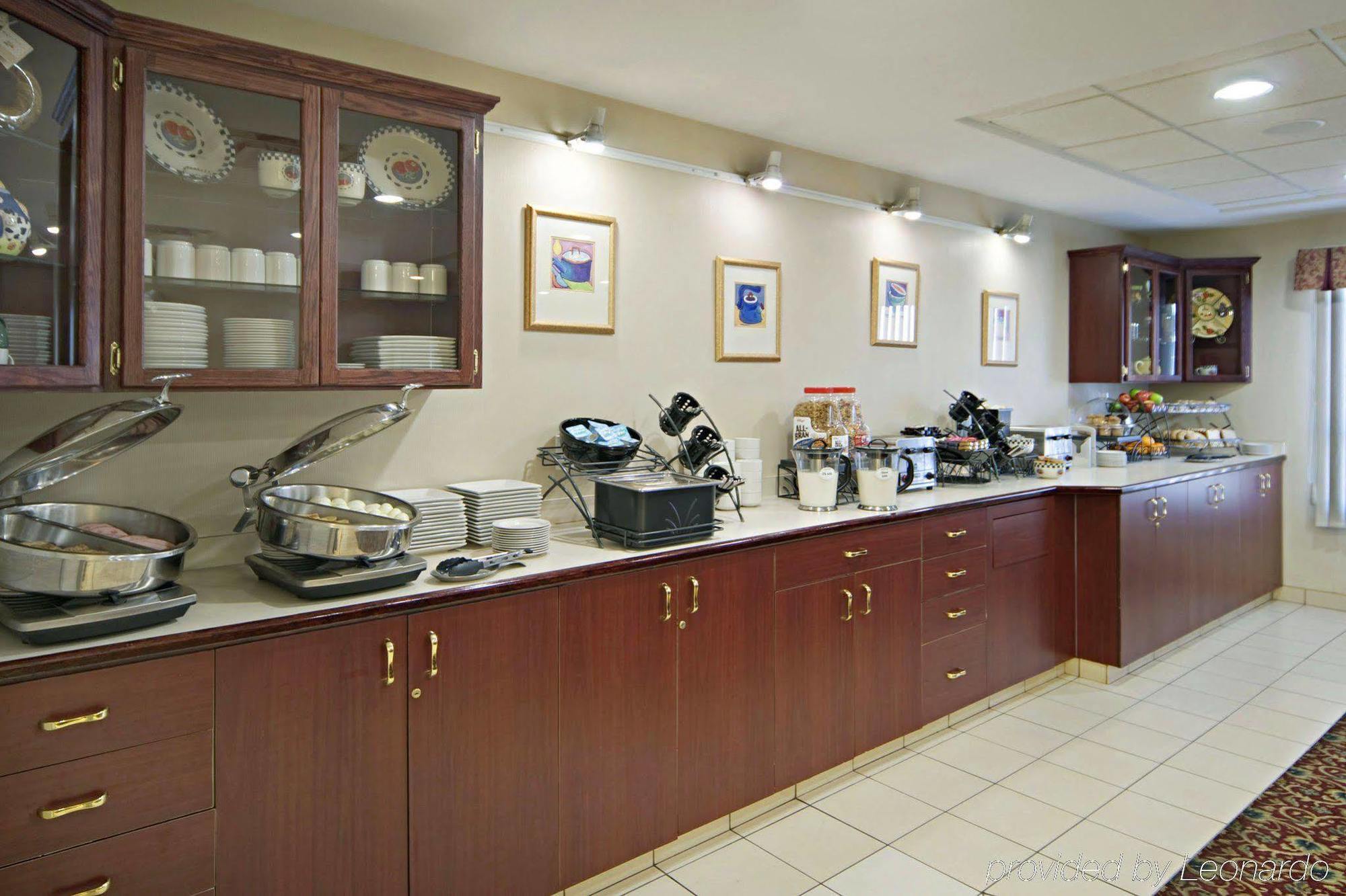 Best Western Plus Red Deer Inn & Suite Restoran fotoğraf